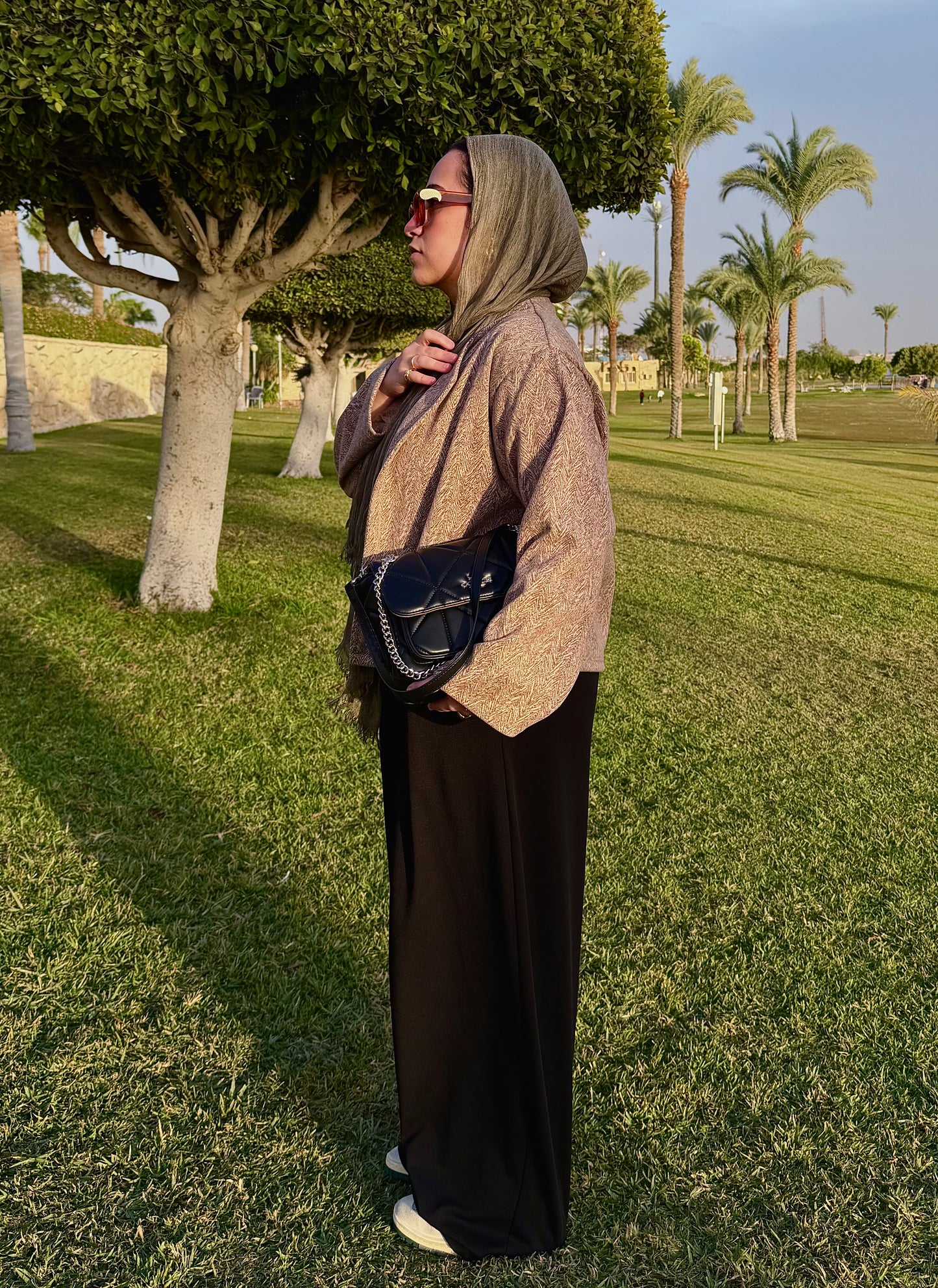 Beige essential cropped jacket