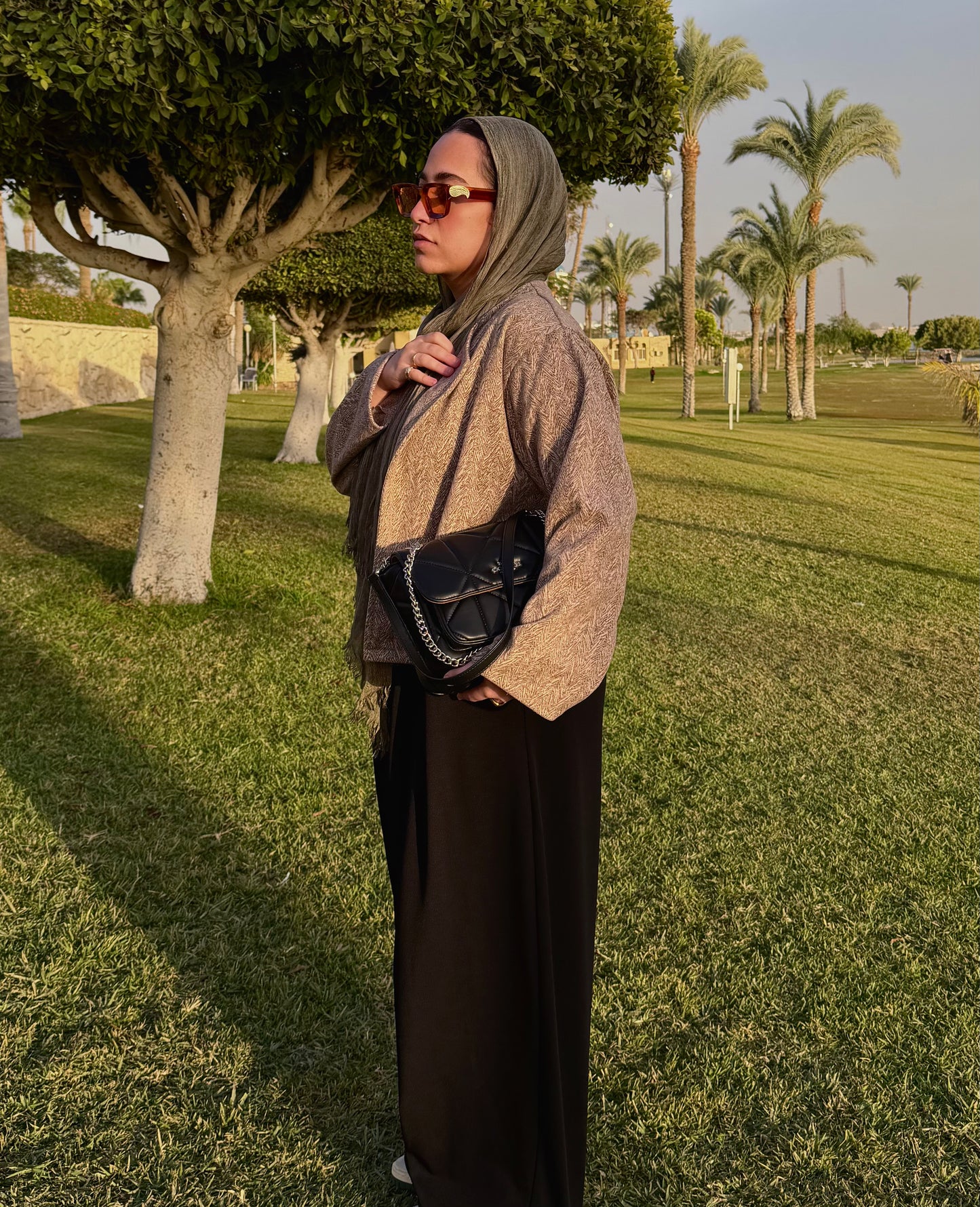 Beige essential cropped jacket