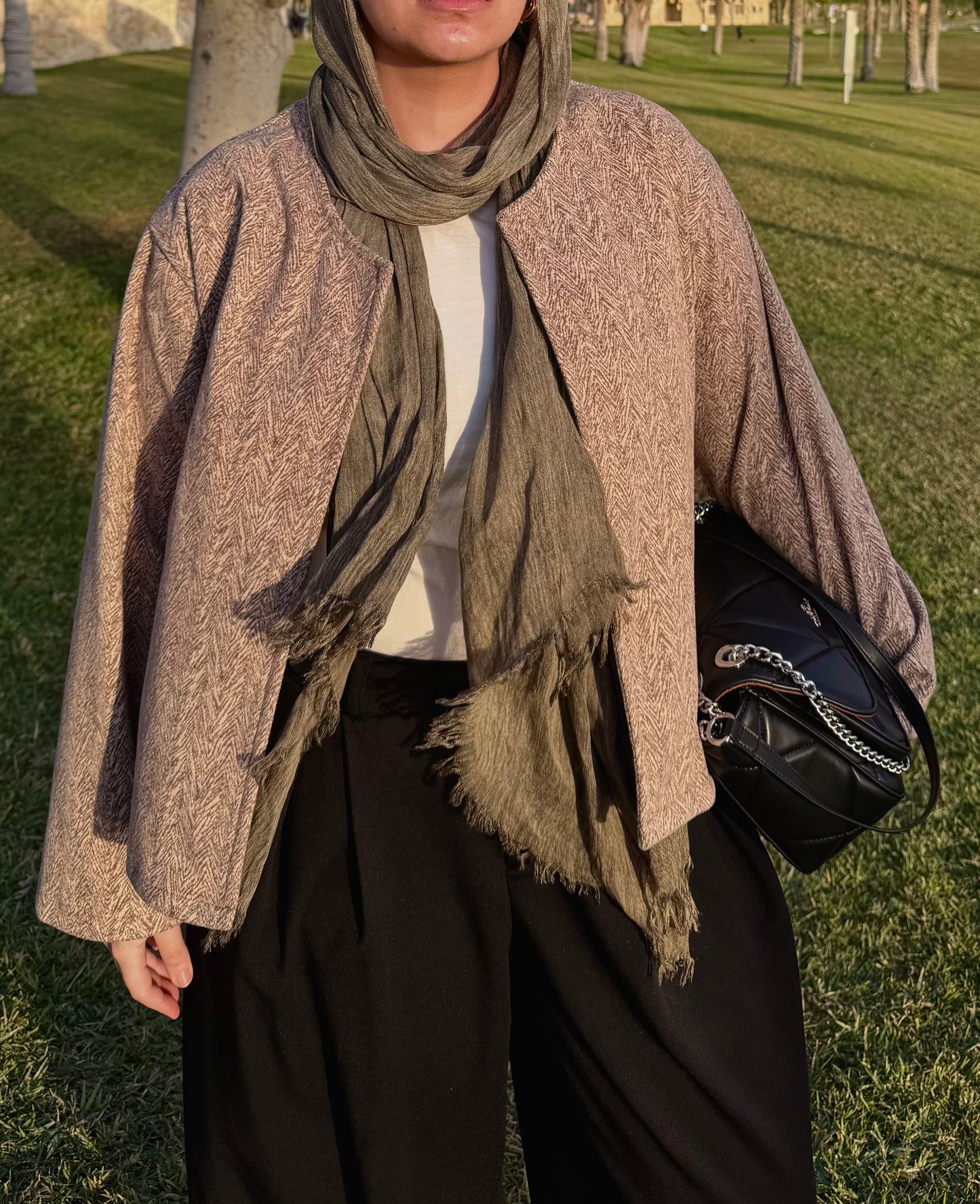 Beige essential cropped jacket