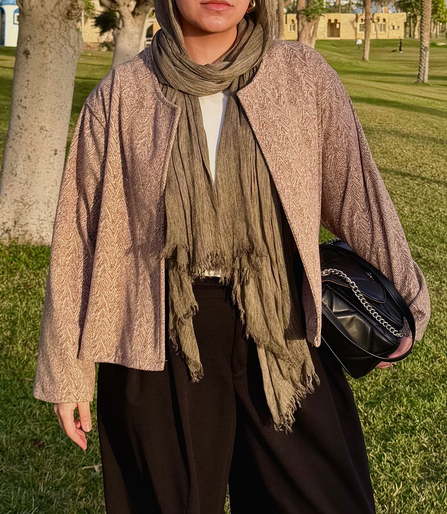 Beige essential cropped jacket